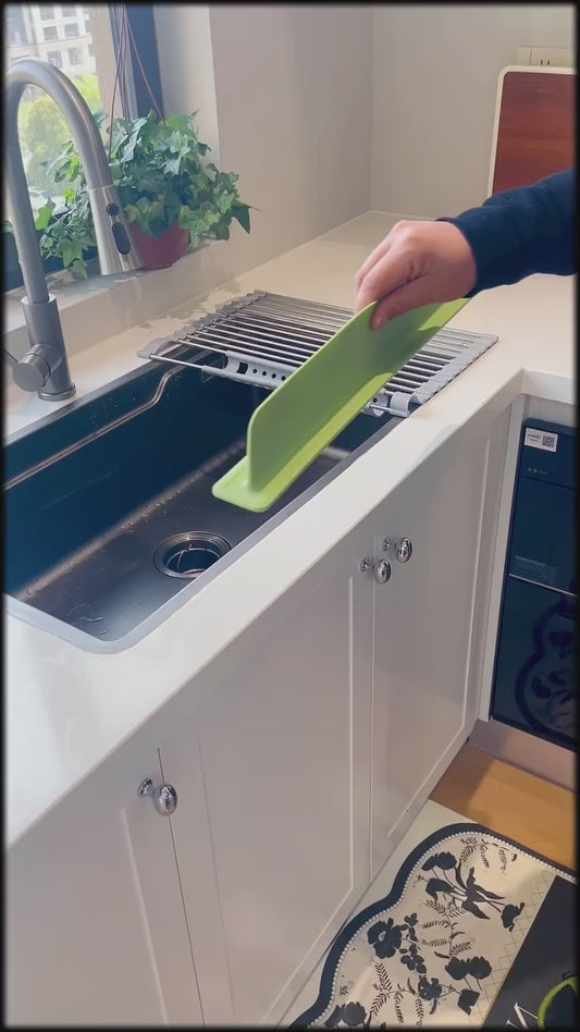 Premium Silicone Kitchen Sink Splash Guard – Anti-Splash Water Barrier with Suction Grip for Countertops